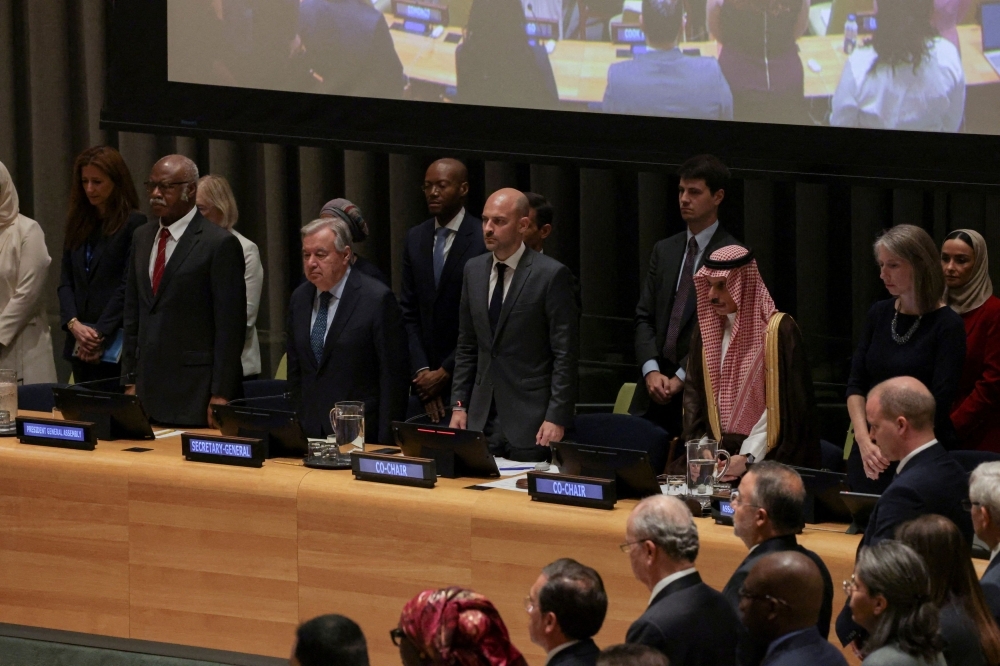 Qatar, Saudi Arabia, and Egypt Join Global Call for Hamas to Disarm and Transfer Gaza Governance to Palestinian Authority