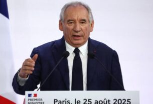 French Opposition Unites to Challenge Bayrou Government in High-Stakes Confidence Vote