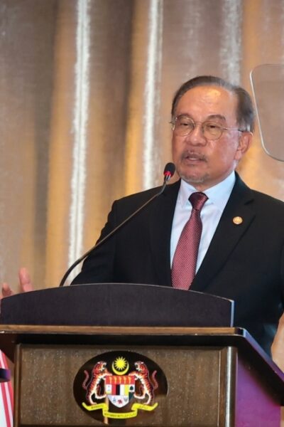 PM Anwar Briefs Rulers on Trump's Gaza Plan, Budget 2026 Ahead of ASEAN Summit