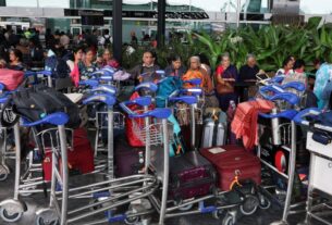 India Caps Airline Fares as IndiGo Crisis Strands Hundreds for Fifth Consecutive Day