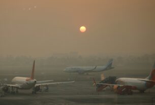 Delhi Airport Disruptions: Over 100 Flights Cancelled Amid Dense Fog and Smog