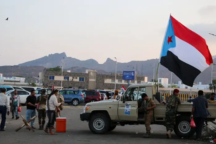 Yemen’s Hadramout Governor Announces ‘Peaceful Operation’ to Regain Military Sites Amid Gulf Rift