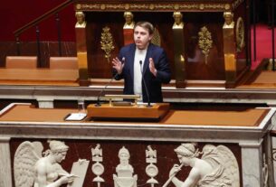 France Moves to Ban Social Media for Under-15s as Lawmakers Push to Protect Children’s Mental Health