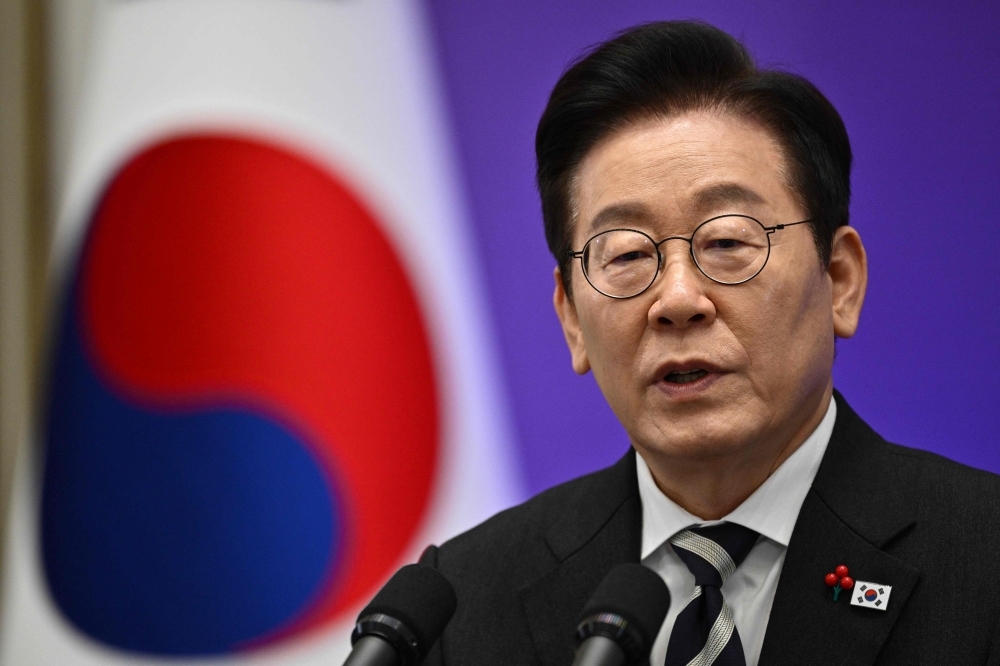 South Korea’s President Lee Calls on China’s Xi to Mediate North Korea Nuclear Freeze Talks