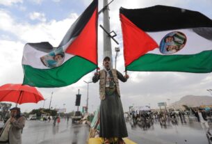 Iran Announces Over 60% Minimum Wage Hike Amid Economic Challenges