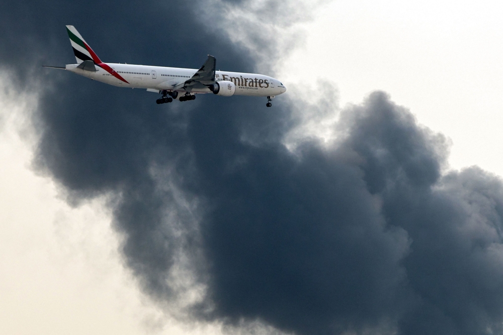 Missiles and Drones Strike UAE, Disrupt Dubai Airport and Ignite Fujairah Oil Hub