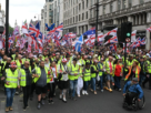 ‘Make England Great Again’ Rally Brings Massive Crowds to London Amid Counter-Protests and Heavy Police Presence