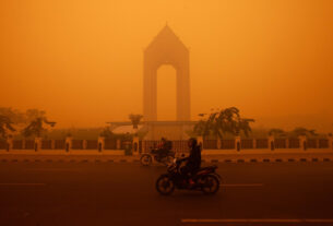 Indonesia hunts foreign links in 98 corporate fire cases as haze chokes region
